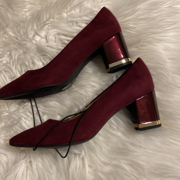 Liz Claiborne very unique women shoes suede and heel 2” size 8M - Picture 12 of 12